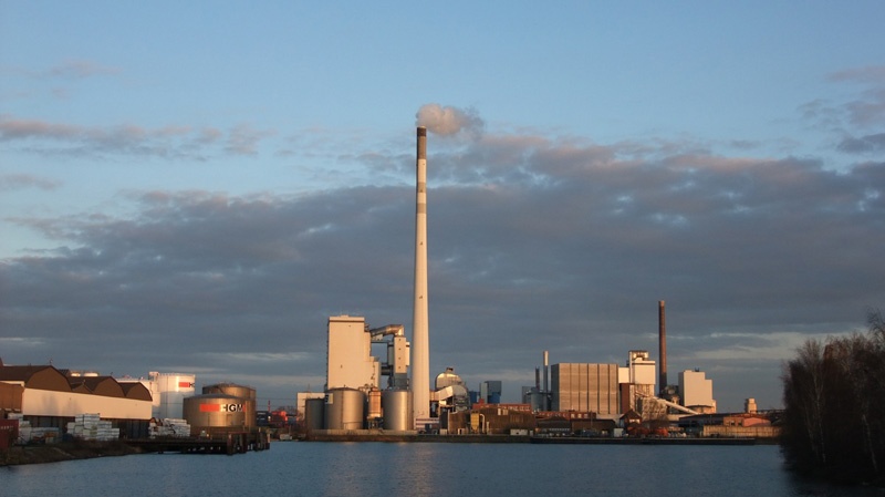 Hafenrundfahrt durch die Industriehäfen