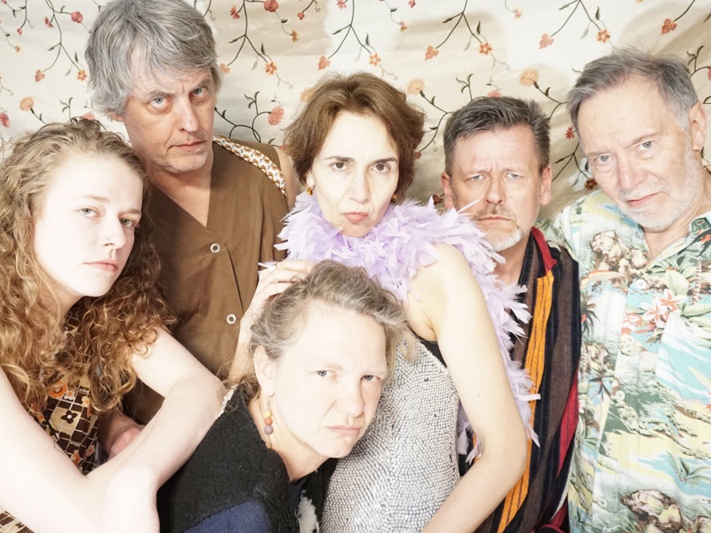 Premiere: Ensemble Surprise – Achtung, Paradies!