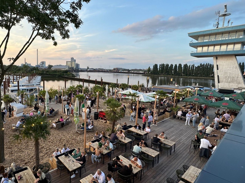 After-Work-Beachparty