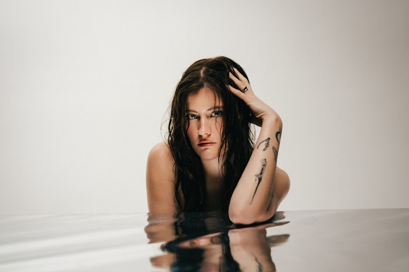 Madeline Juno – Anomalie Pt. 1