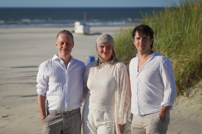 Miss Hope Goes Fishing – Der Löwe am Strand