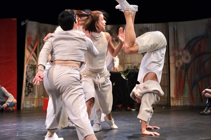 Pretty Playful Productions – Rumräumen